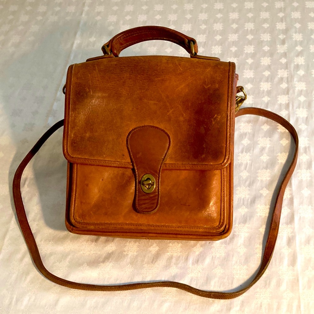 Vintage Coach British Tan Shoulder Crossbody Bag -P011